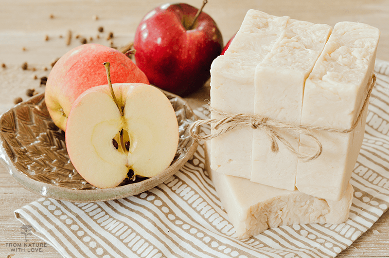 How to make hot process apple cider soap - a sweetly scented spiced soap recipe perfect for the crock pot